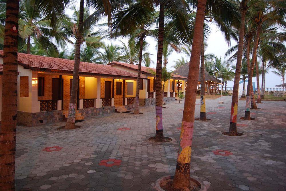 Bluebay Beach Resort Mahabalipuram Exterior foto